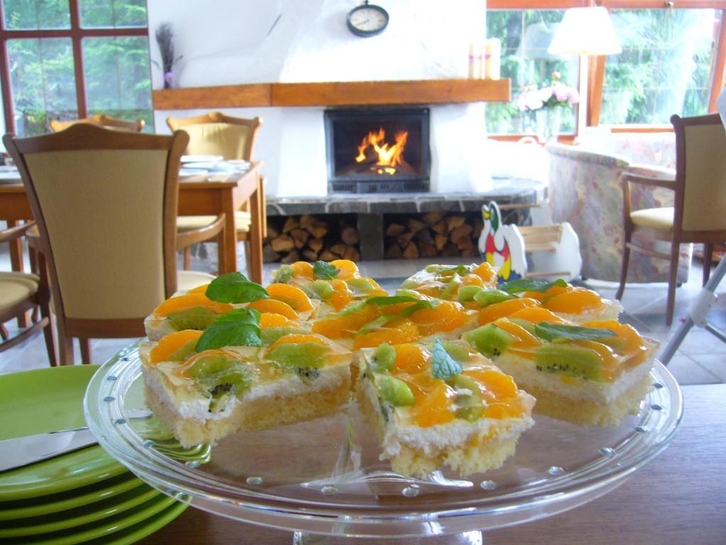 Pleso 3*